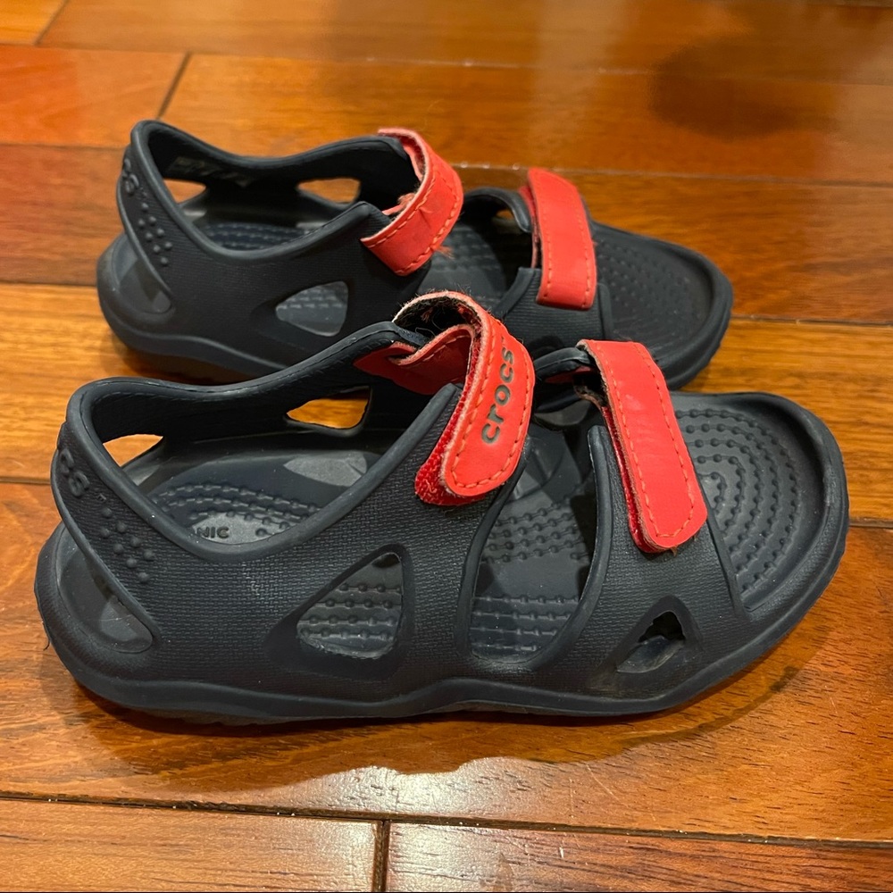Kids crocs sandals